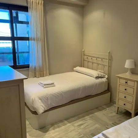 Apartamento ático Primera Línea De Playa. *