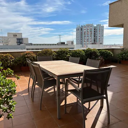 Apartamento ático Primera Línea De Playa. *