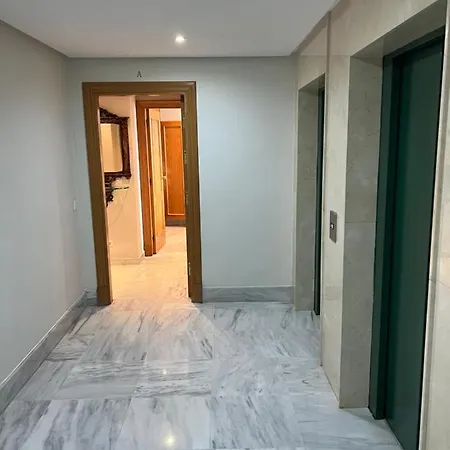 Apartamento ático Primera Línea De Playa. *