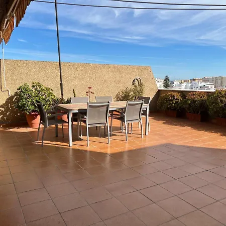 Atico Primera Linea De Playa. Appartement Cádiz