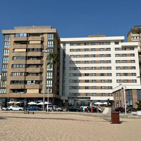 Atico Primera Linea De Playa. קדיז