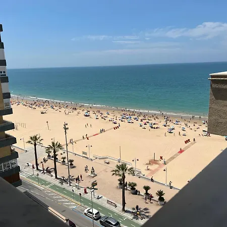 Atico Primera Linea De Playa. * كاديز