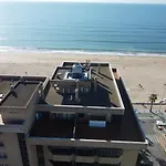 Atico Primera Linea De Playa. *